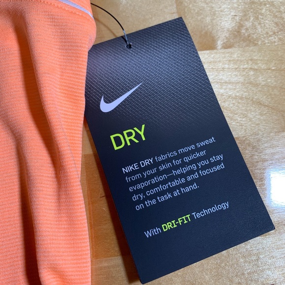 NIKE Women’s tennis tank top; NWT; Razorback - Picture 5 of 5